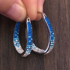 NWOT blue ombré crystal earrings